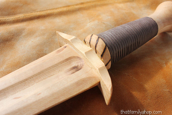 Boromir's Dagger Wood Replica LOTR Lord of the Rings Costume Accessory-thatfamilyshop.com