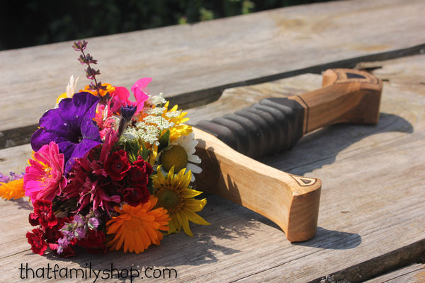 LOTR Sword Hilt Bouquet Holder-thatfamilyshop.com