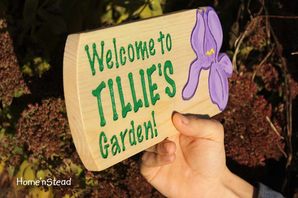 Garden Sign Custom Flower Plaque Name Outdoor Gardener's Christmas Gift for Mom Grandma-thatfamilyshop.com