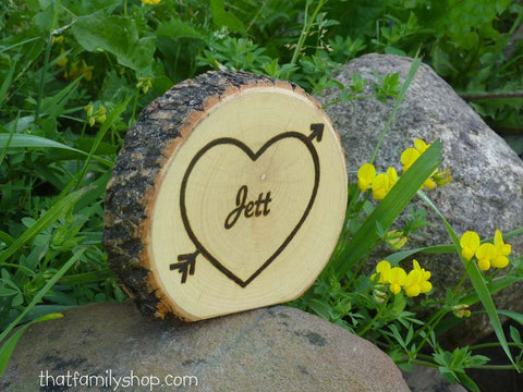 Custom Name on a Log Slice Personalized Birthday Party Table Marker-thatfamilyshop.com