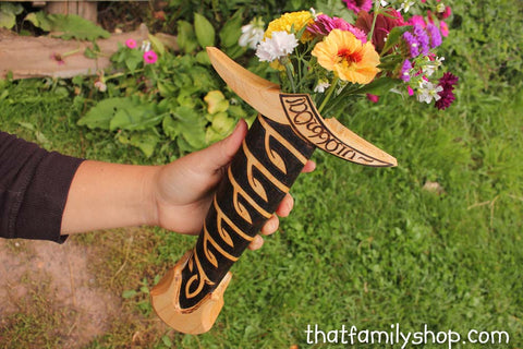 Sting Hilt Bouquet Holder, Frodo's LOTR Replica - thatfamilyshop.com